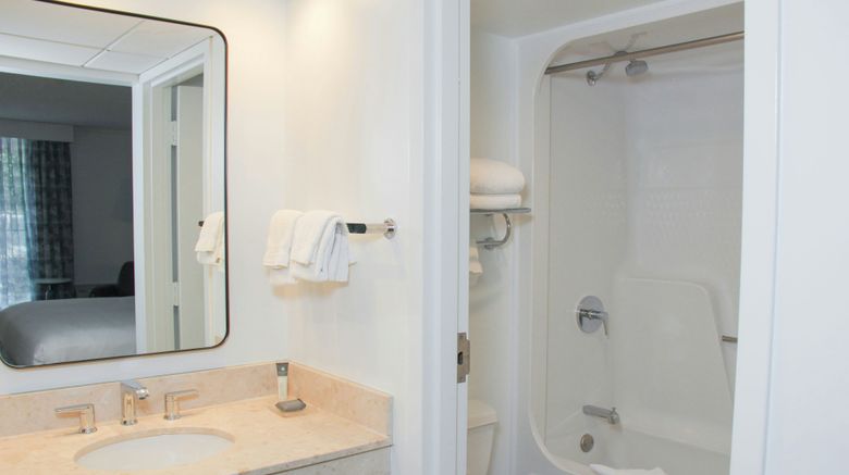 <b>The Inn at Opryland, A Gaylord Hotel Room</b>. Images powered by <a href="https://www.leonardoworldwide.com/" title="Leonardo Worldwide" target="_blank">Leonardo</a>.
