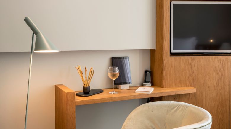 <b>YNDO Hotel Room</b>. Images powered by <a href="https://www.leonardoworldwide.com/" title="Leonardo Worldwide" target="_blank">Leonardo</a>.