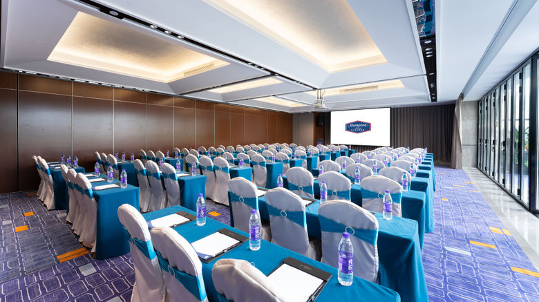 <b>Hampton Guangzhou Jinshazhou Meeting</b>. Images powered by <a href="https://www.leonardoworldwide.com/" title="Leonardo Worldwide" target="_blank">Leonardo</a>.