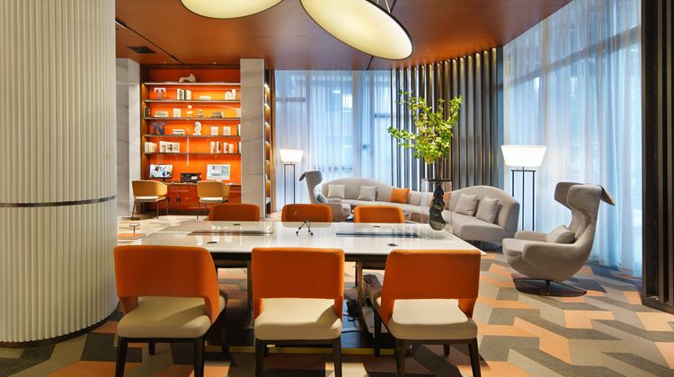 Hampton by Hilton South Railway Station Lobby