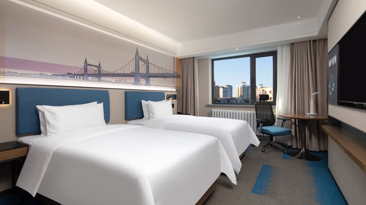 Hampton by Hilton University of Commerce Room