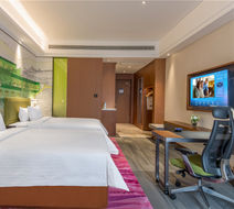 Hampton IQN Rainbow Room