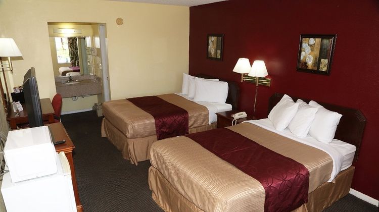 Red Carpet Inn Room