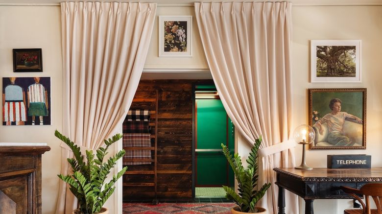 <b>Palihotel Melrose Lobby</b>. Images powered by <a href="https://www.leonardoworldwide.com/" title="Leonardo Worldwide" target="_blank">Leonardo</a>.