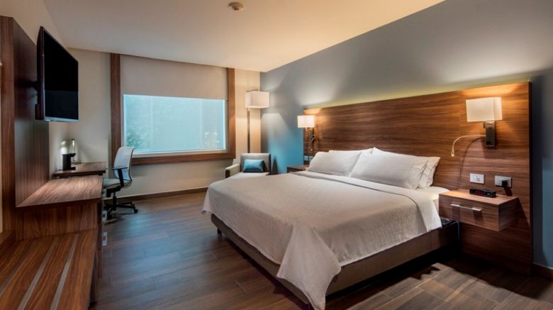 <b>Holiday Inn Express Puebla Room</b>. Images powered by <a href="https://www.leonardoworldwide.com/" title="Leonardo Worldwide" target="_blank">Leonardo</a>.