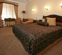 Australian Heritage Motor Inn Room