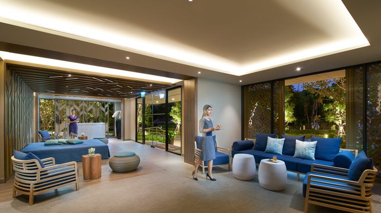 <b>Tropicana Hotel Lobby</b>. Images powered by <a href="https://www.leonardoworldwide.com/" title="Leonardo Worldwide" target="_blank">Leonardo</a>.