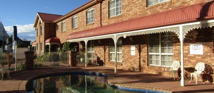 Australian Heritage Motor Inn Exterior