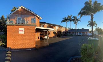 Avaleen Lodge Motor Inn