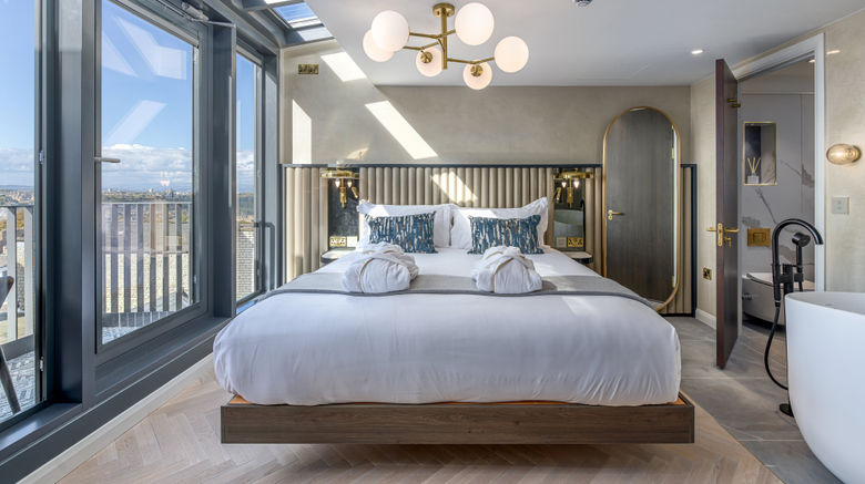 <b>RIGH Residences Room</b>. Images powered by <a href="https://www.leonardoworldwide.com/" title="Leonardo Worldwide" target="_blank">Leonardo</a>.