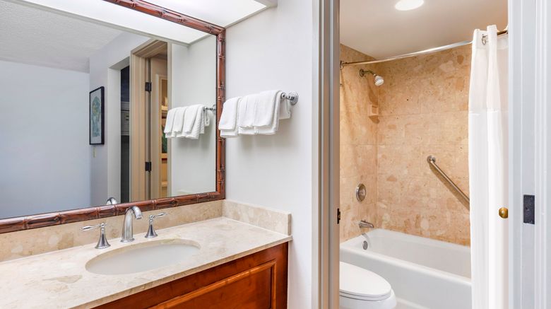 <b>Hilton Grand Vacations Club Ocean Tower Room</b>. Images powered by <a href="https://www.leonardoworldwide.com/" title="Leonardo Worldwide" target="_blank">Leonardo</a>.