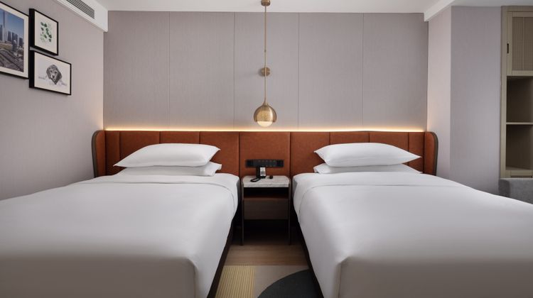 Home2 Suites by Hilton W Railway Station Room