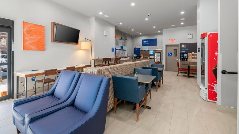 <b>Holiday Inn Exp Suites Bronx NYC Exterior</b>. Images powered by <a href="https://www.leonardoworldwide.com/" title="Leonardo Worldwide" target="_blank">Leonardo</a>.