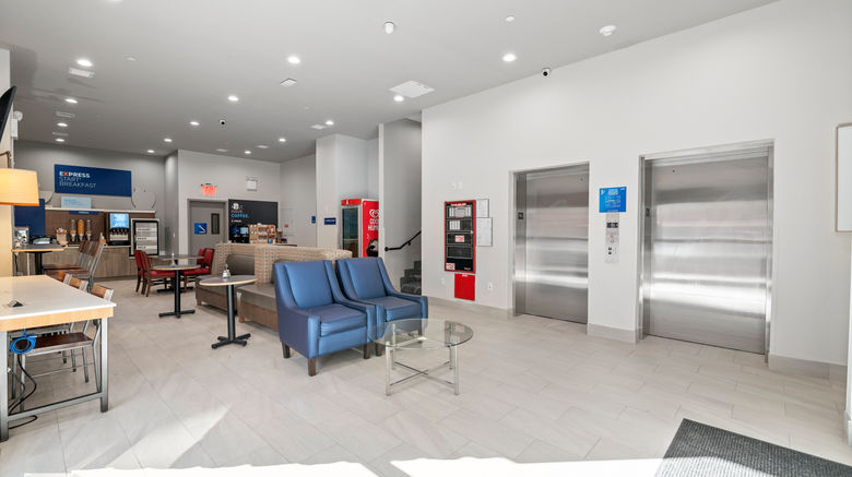 <b>Holiday Inn Exp Suites Bronx NYC Exterior</b>. Images powered by <a href="https://www.leonardoworldwide.com/" title="Leonardo Worldwide" target="_blank">Leonardo</a>.