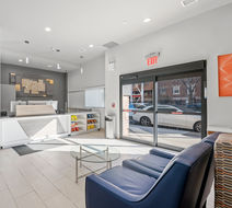 Holiday Inn Exp Suites Bronx NYC Exterior