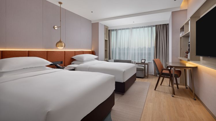 Home2 Suites by Hilton W Railway Station Room