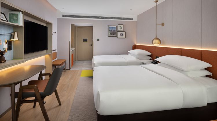 Home2 Suites by Hilton W Railway Station Room