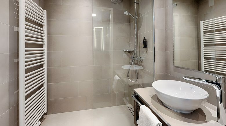 <b>Wolfsburg City Centre Hotel Room</b>. Images powered by <a href="https://www.leonardoworldwide.com/" title="Leonardo Worldwide" target="_blank">Leonardo</a>.