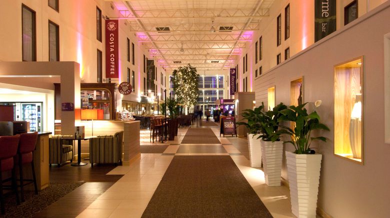 <b>Premier Inn London Heathrow A. (Bath Rd) Lobby</b>. Images powered by <a href="https://www.leonardoworldwide.com/" title="Leonardo Worldwide" target="_blank">Leonardo</a>.