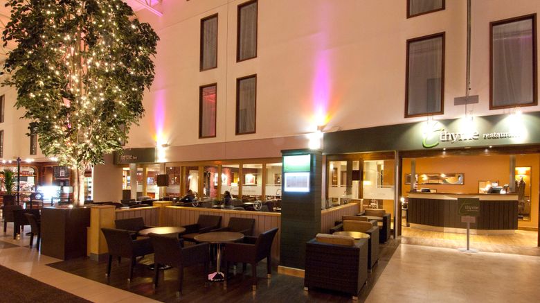 <b>Premier Inn London Heathrow A. (Bath Rd) Lobby</b>. Images powered by <a href="https://www.leonardoworldwide.com/" title="Leonardo Worldwide" target="_blank">Leonardo</a>.