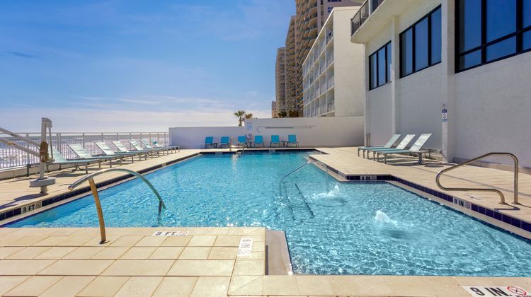 Holiday Inn Express Suites Oceanfront Pool