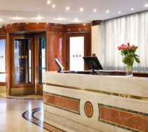 UNAHOTELS Scandinavia Milano Lobby