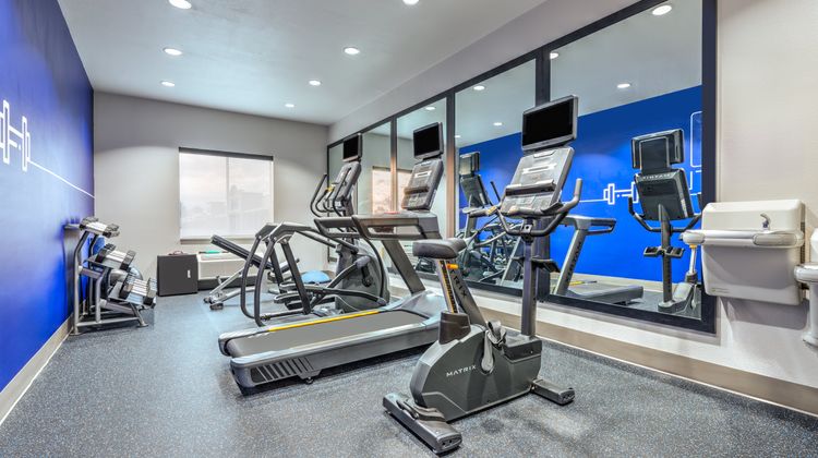 Holiday Inn Express Hotel & Suites Health Club