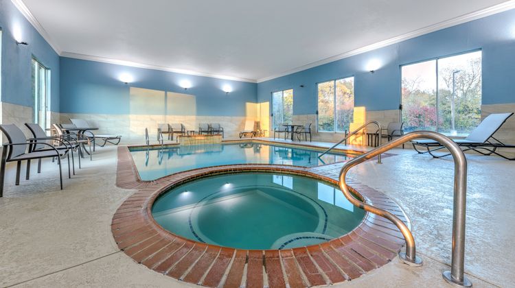Holiday Inn Express Hotel & Suites Pool