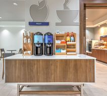Holiday Inn Express Hotel & Suites Room