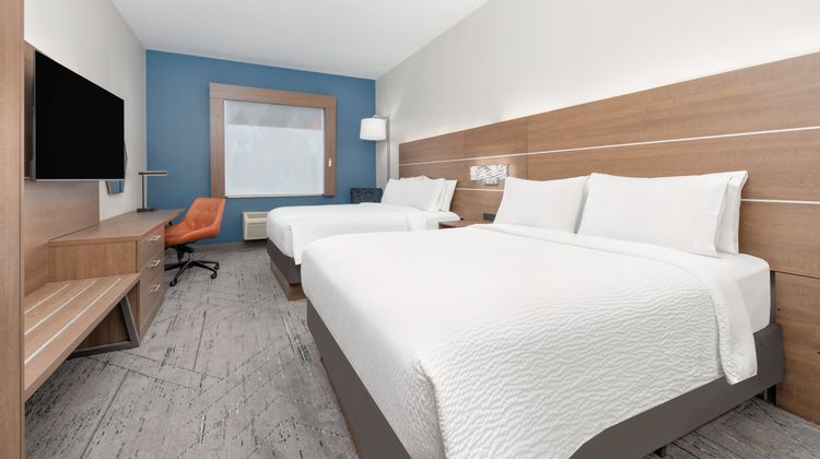 Holiday Inn Express Hotel & Suites Room