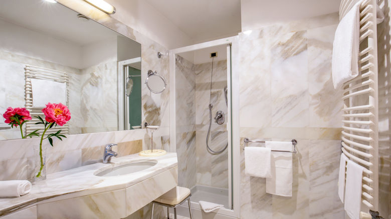 <b>UNA Hotels Empire Roma Room</b>. Images powered by <a href="https://www.leonardoworldwide.com/" title="Leonardo Worldwide" target="_blank">Leonardo</a>.