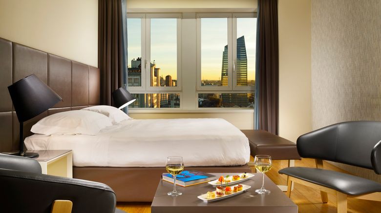 <b>UNAHOTELS Century Milano Room</b>. Images powered by <a href="https://www.leonardoworldwide.com/" title="Leonardo Worldwide" target="_blank">Leonardo</a>.