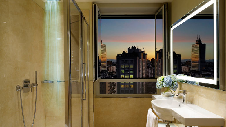 <b>UNAHOTELS Century Milano Room</b>. Images powered by <a href="https://www.leonardoworldwide.com/" title="Leonardo Worldwide" target="_blank">Leonardo</a>.