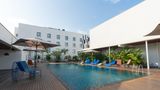 ONOMO Hotel Abidjan Airport Pool
