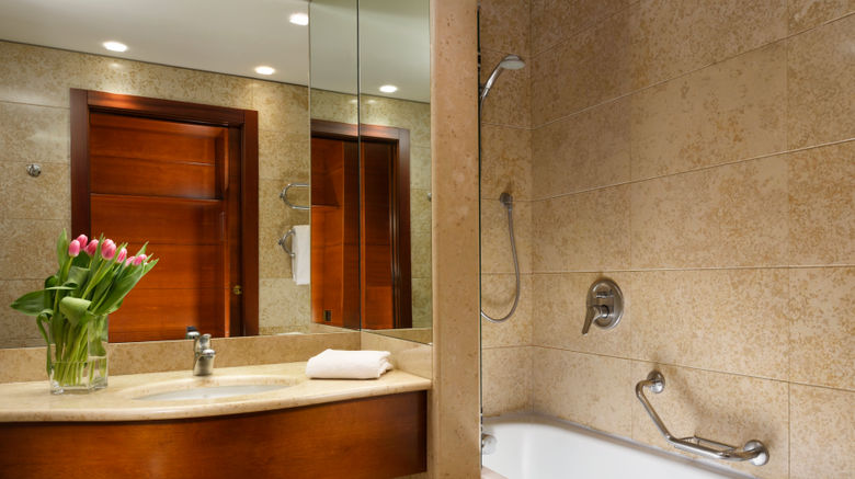 <b>UNAHOTELS Cusani Milano Room</b>. Images powered by <a href="https://www.leonardoworldwide.com/" title="Leonardo Worldwide" target="_blank">Leonardo</a>.