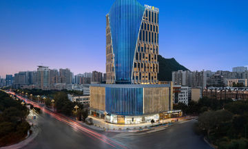 Home2 Suites Xingyi Jushan Plaza