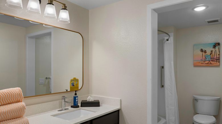 <b>WorldMark Oceanside Room</b>. Images powered by <a href="https://www.leonardoworldwide.com/" title="Leonardo Worldwide" target="_blank">Leonardo</a>.