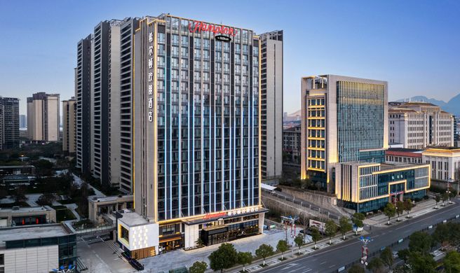 Hampton Inn Jiujiang Eight Mile Lake Exterior