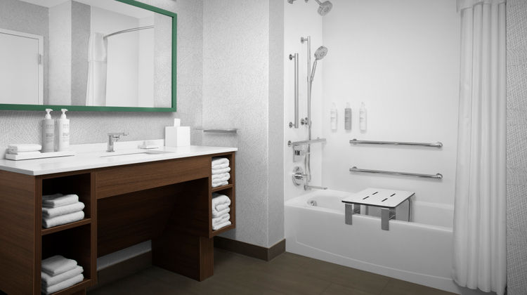 Home2 Suites by Hilton Huntsville Room