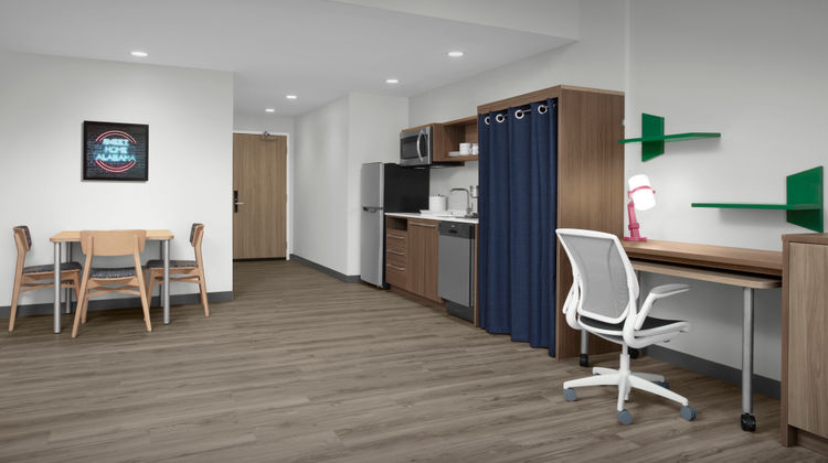 Home2 Suites by Hilton Huntsville Room