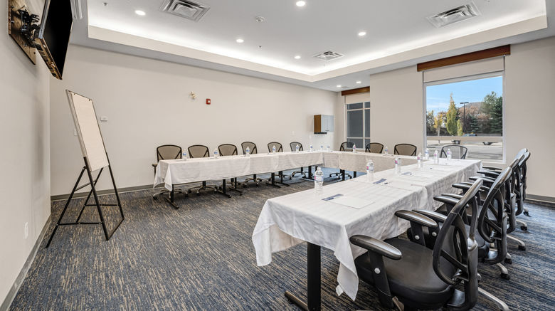 <b>Holiday Inn Express Edmonton South Meeting</b>. Images powered by <a href="https://www.leonardoworldwide.com/" title="Leonardo Worldwide" target="_blank">Leonardo</a>.