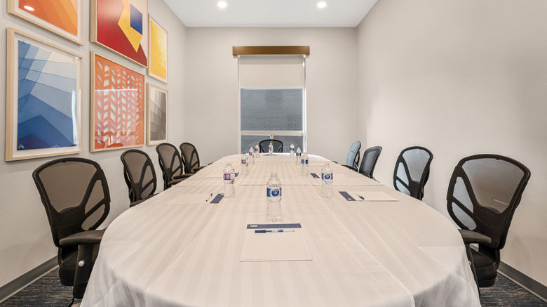 <b>Holiday Inn Express Edmonton South Meeting</b>. Images powered by <a href="https://www.leonardoworldwide.com/" title="Leonardo Worldwide" target="_blank">Leonardo</a>.