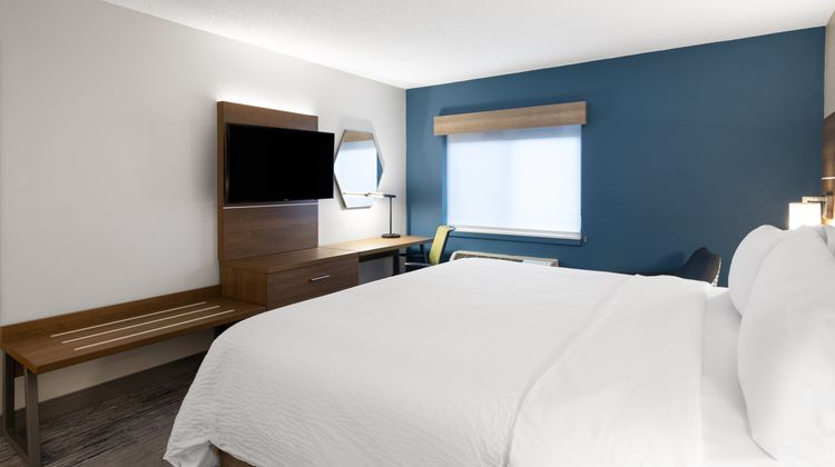 Holiday Inn Express Suite