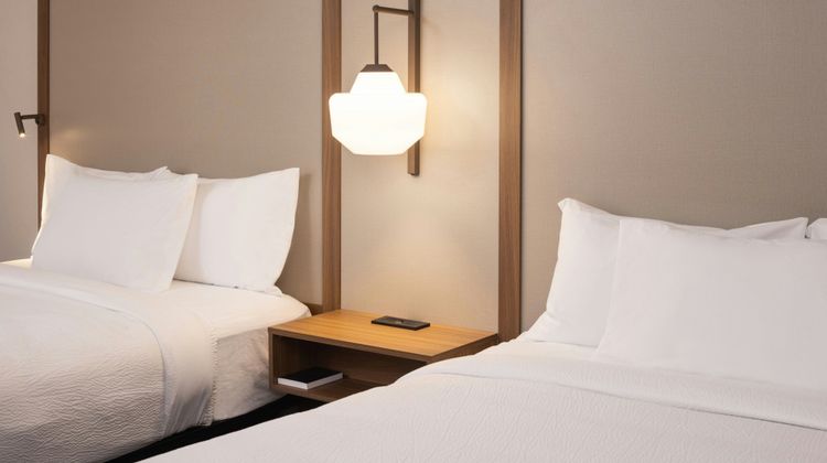Fairfield Inn & Suites Cedar Rapids N Room