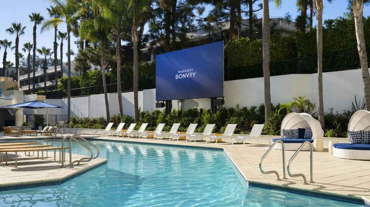 Irvine Marriott Pool