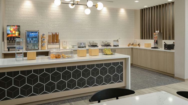 Fairfield Inn & Suites Cincinnati Oakley Restaurant