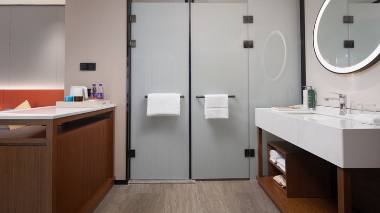 <b>Hilton Garden Inn Beihai Railway Station Room</b>. Images powered by <a href="https://www.leonardoworldwide.com/" title="Leonardo Worldwide" target="_blank">Leonardo</a>.