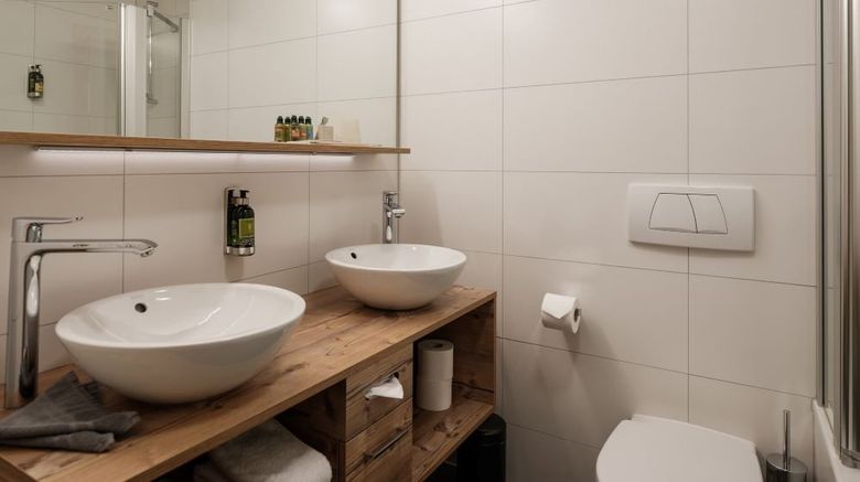 <b>Chalet Hotel Schoenegg Room</b>. Images powered by <a href="https://www.leonardoworldwide.com/" title="Leonardo Worldwide" target="_blank">Leonardo</a>.