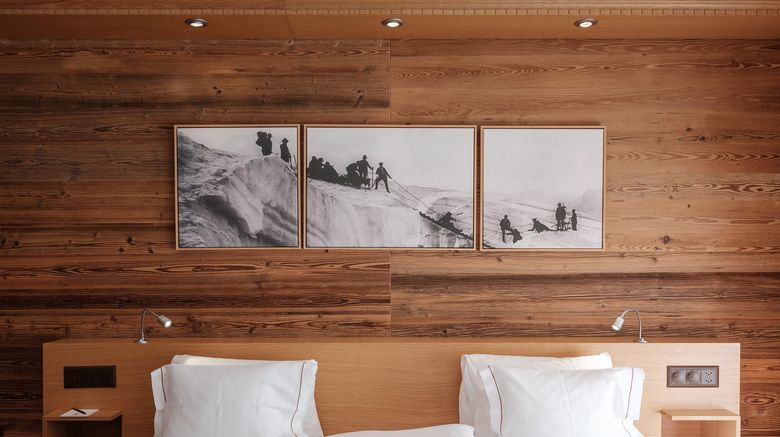<b>Chalet Hotel Schoenegg Suite</b>. Images powered by <a href="https://www.leonardoworldwide.com/" title="Leonardo Worldwide" target="_blank">Leonardo</a>.
