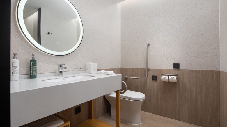 <b>Hilton Garden Inn Huaxiang Tiantan Hosp Room</b>. Images powered by <a href="https://www.leonardoworldwide.com/" title="Leonardo Worldwide" target="_blank">Leonardo</a>.